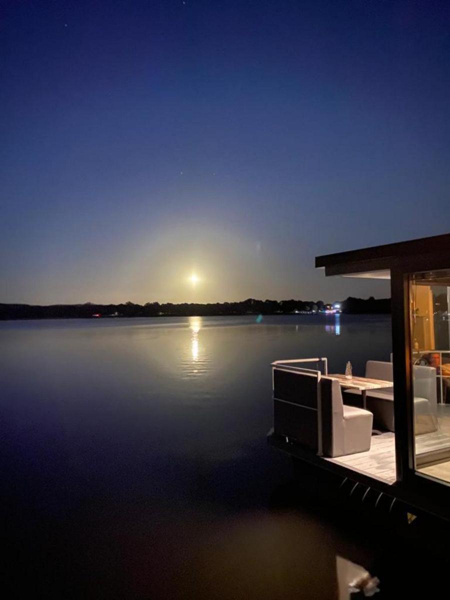 Houseboat Marina Mookerplas 4-6 Persons Plasmolen المظهر الخارجي الصورة