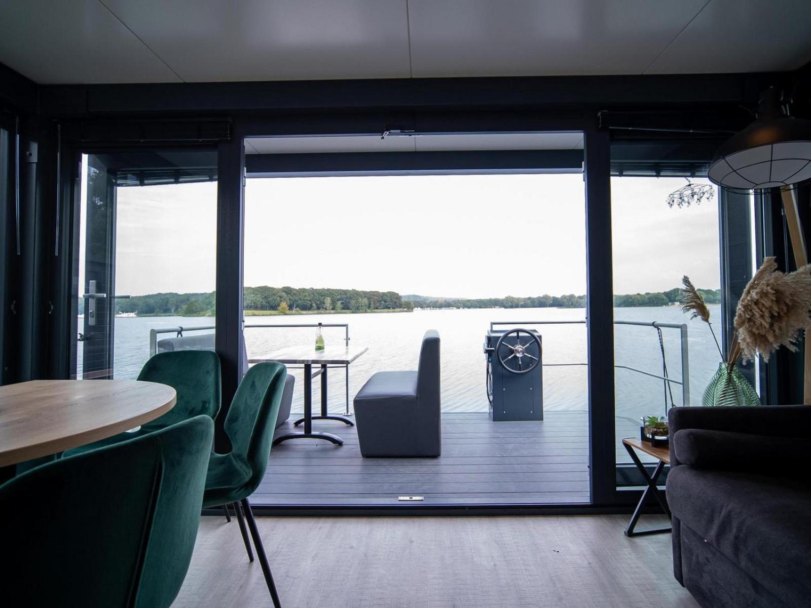 Houseboat Marina Mookerplas 4-6 Persons Plasmolen المظهر الخارجي الصورة
