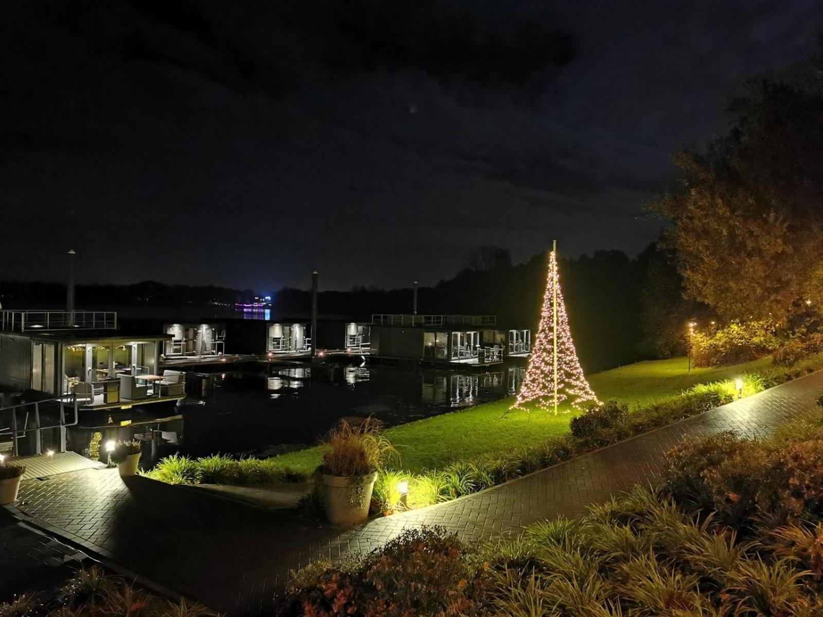 Houseboat Marina Mookerplas 4-6 Persons Plasmolen المظهر الخارجي الصورة