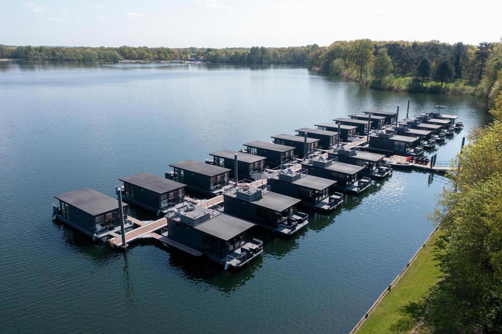 Houseboat Marina Mookerplas 4-6 Persons Plasmolen المظهر الخارجي الصورة