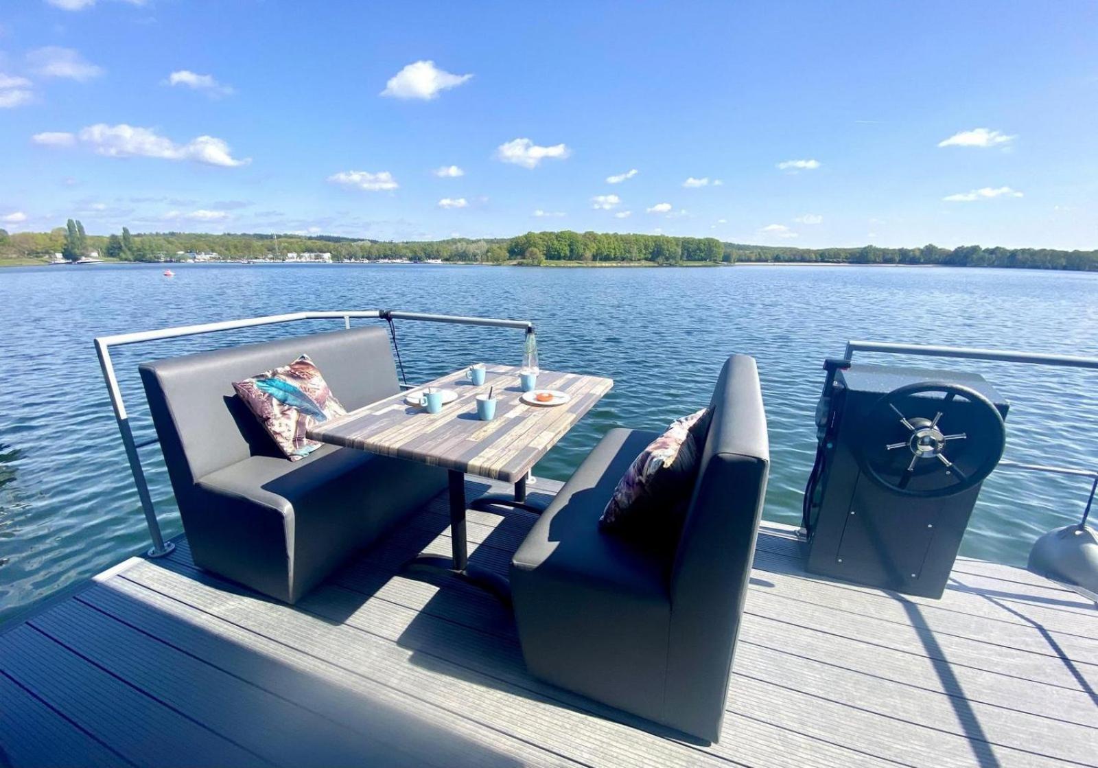 Houseboat Marina Mookerplas 4-6 Persons Plasmolen المظهر الخارجي الصورة